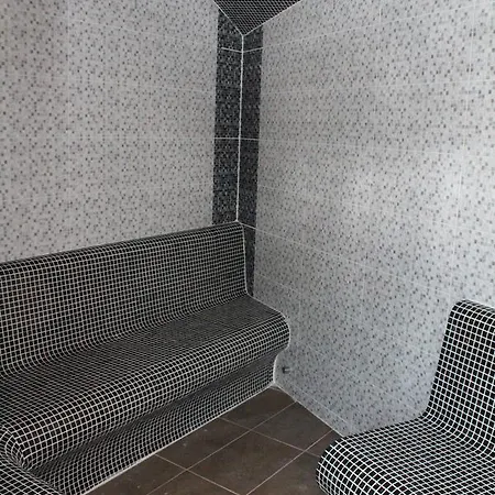 Divetsite فندق 2*